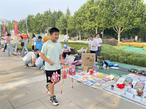 保定必一体育市园林绿化中心首届儿童友好家庭市集“跳蚤市场”开市(图3)